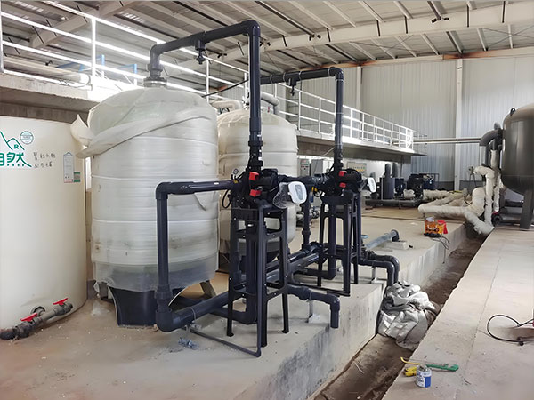 穩(wěn)運行降能耗換熱站軟化水處理設(shè)備適配工業(yè)換熱需求