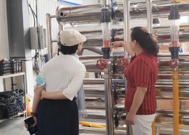 山東客戶(hù)來(lái)廠(chǎng)參觀(guān)廠(chǎng)區(qū)